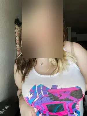 Nora Eden - zdjęcie 1