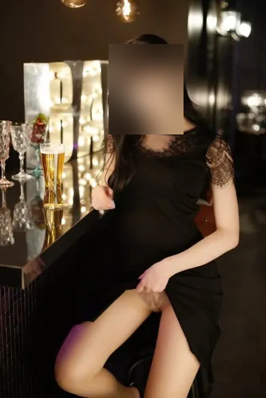 Noemi Satin - zdjęcie 1